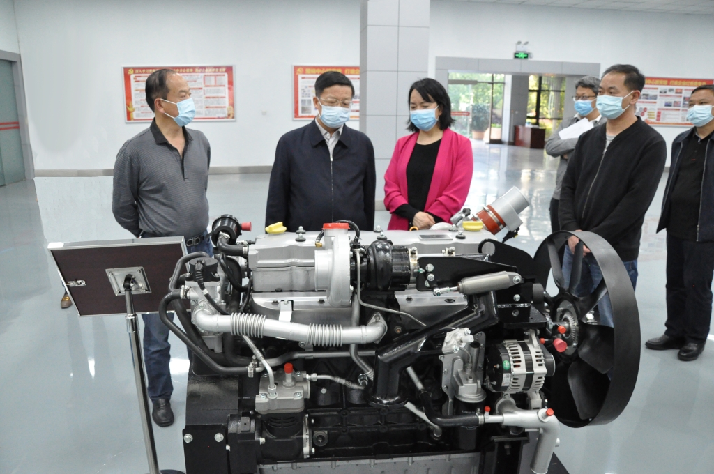 中国（云南）自由业务试验区昆明片区、昆明经济技术开发区党工委重要辅导到立博Ladbrokes动力发展调研